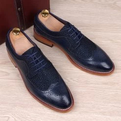 England Fashion Men Genuine Leather Brogue Shoes Pointed Toe Carved Bullock Flats Shoe Casual Vintage Breathable Comfortable Man