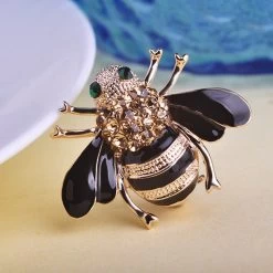 High Quality Bee Brooches Enamel Esmalte Broches 18K Gold Plated Champagne Rhinestone Hijab Pins Juego De Tronos Halloween Joyas